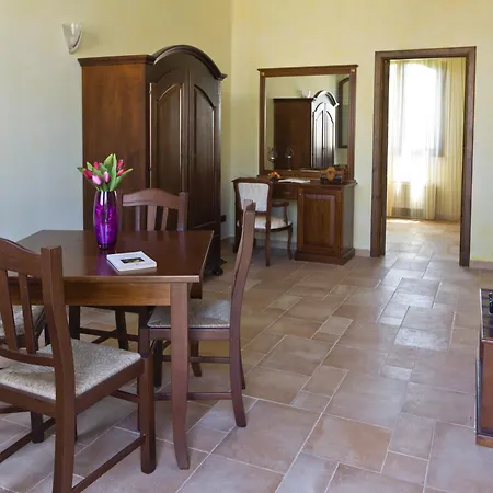Hotel La Restuccia Masseria Urban 4*