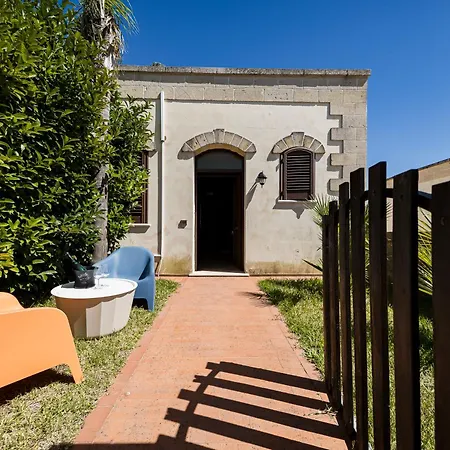 La Restuccia Masseria Urban 4*
