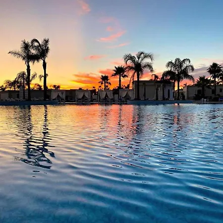Hotel La Restuccia - Masseria Urban 4*